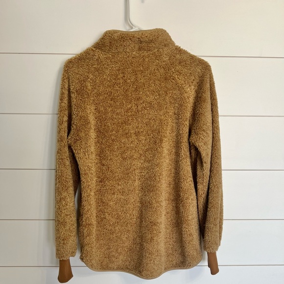 NWOT Women’s Medium Camel colored sweater. Super soft! - Picture 3 of 4